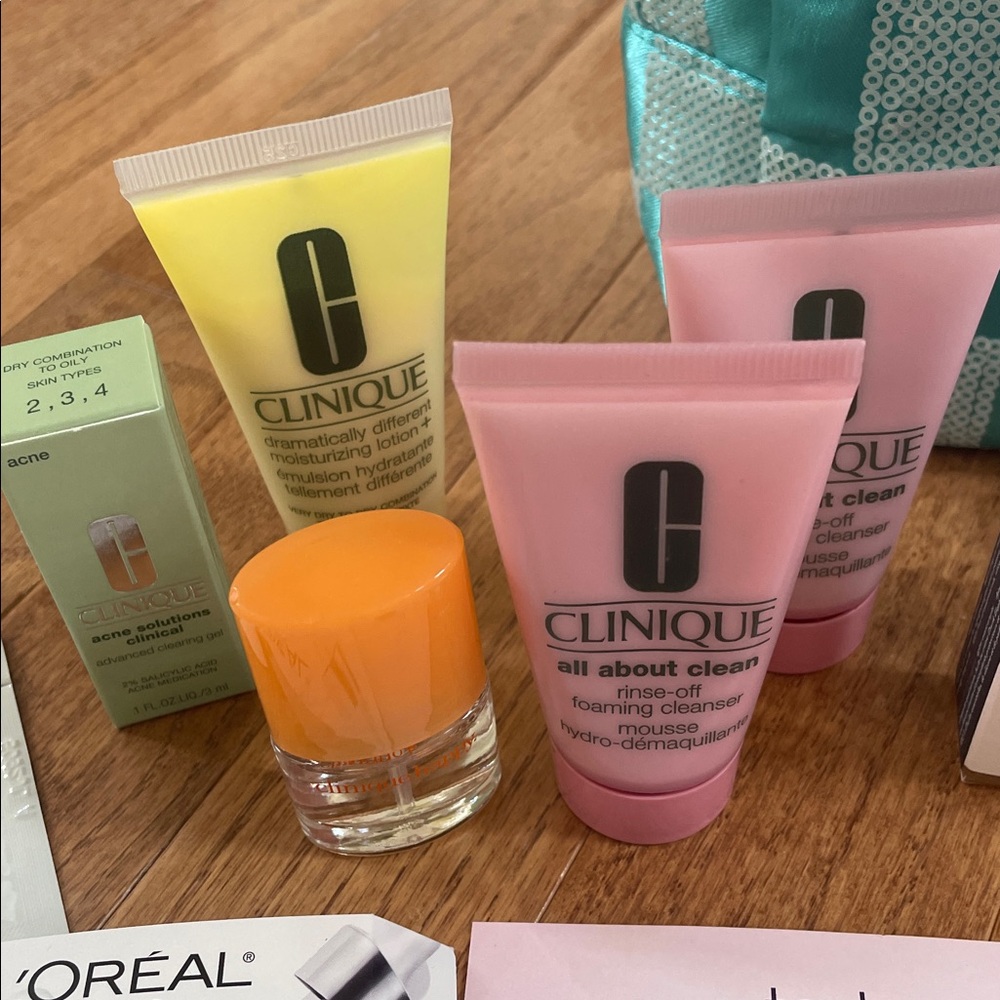 32 piece beauty bundle with teal checkered cosmetic bag - Picture 3 of 7